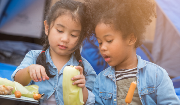 childhood nutrition course two gilrs eating