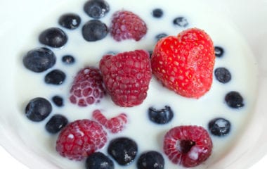 berries and protein powder cereal nutraphoria