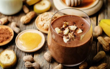chocolate peanut butter smoothie nutraphoria school of holistic nutrition
