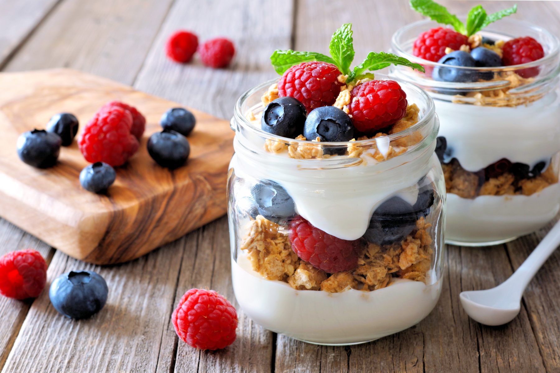 yogurt granola fruit parfait nutraphoria