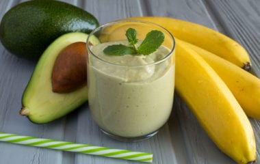 Benefits of Avocado, Banana, Milk Smoothy Nutraphoria