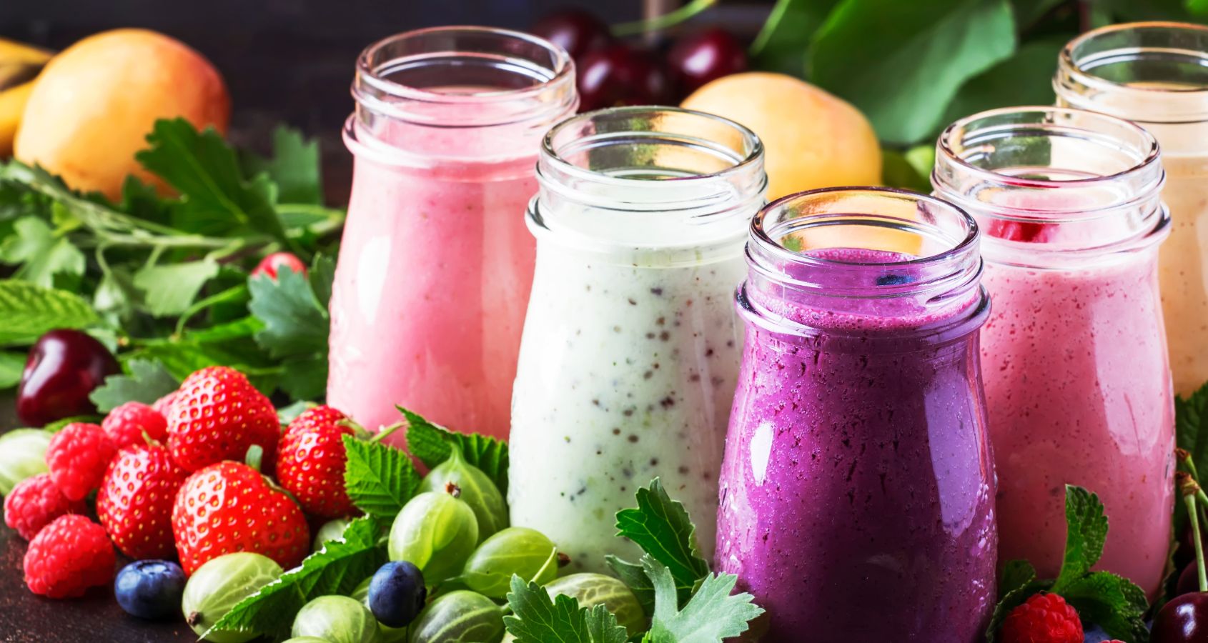 Smoothies and berries